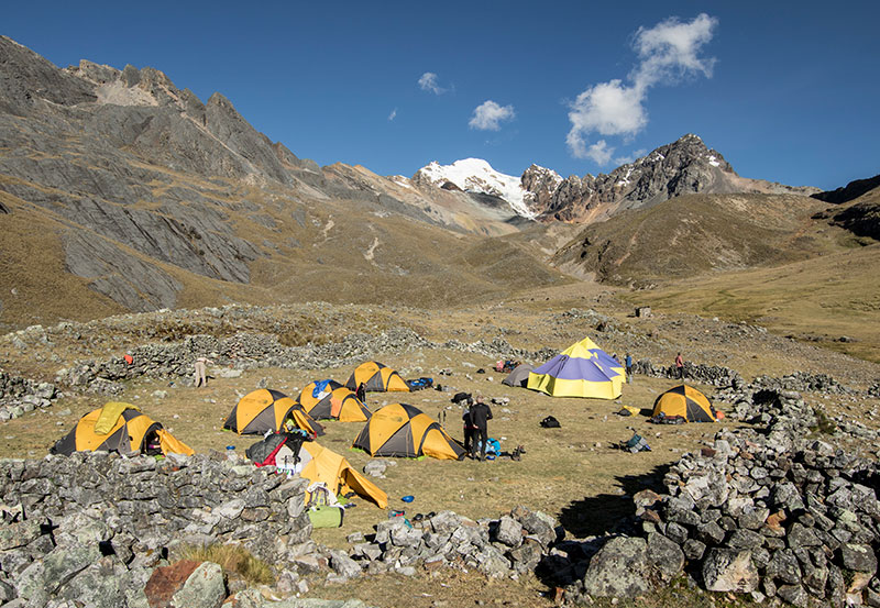 Trekking Cordillera Huayhuash + Tocllaraju